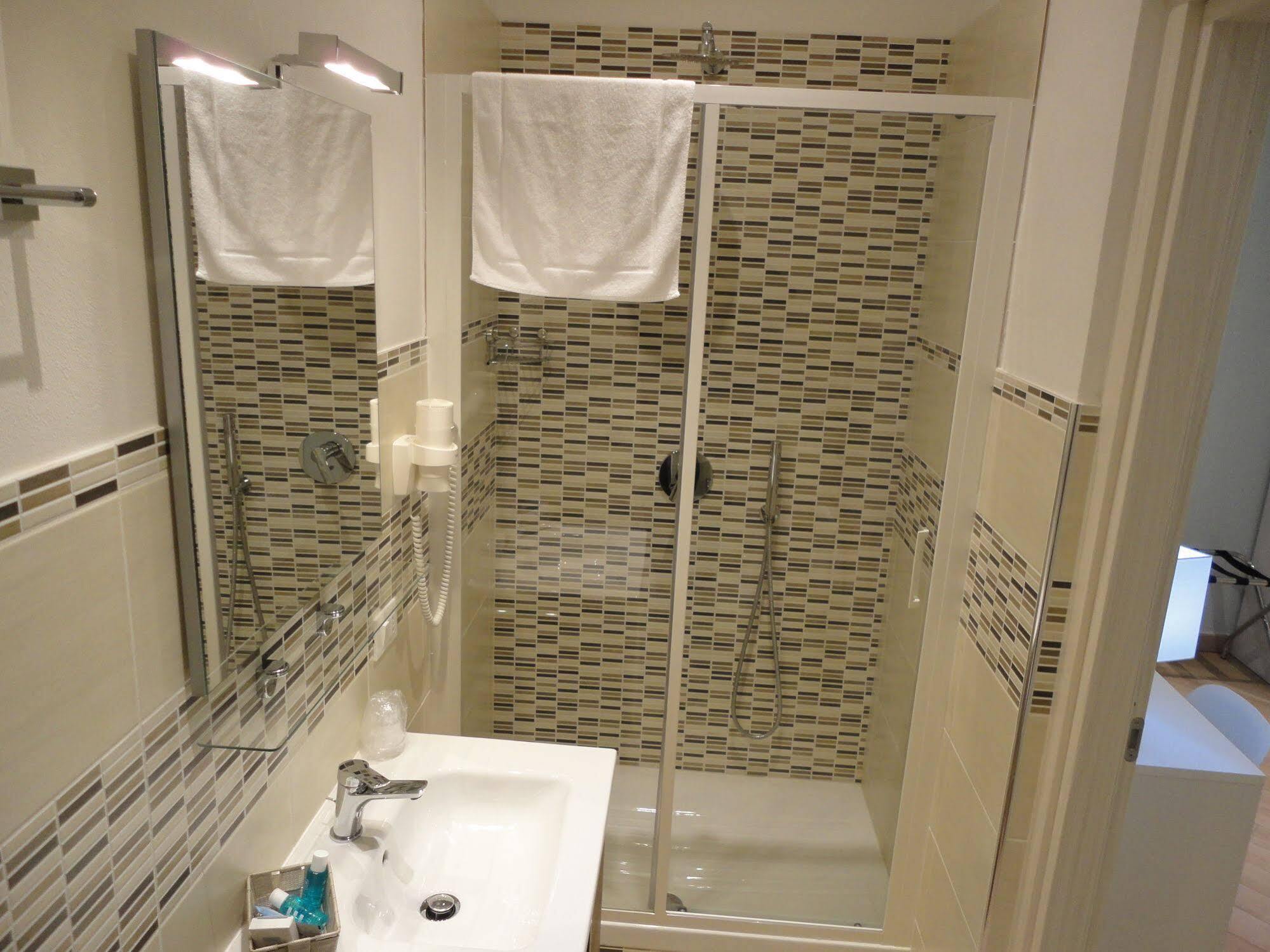 Guest House Le Tre Spezie Специя Екстериор снимка